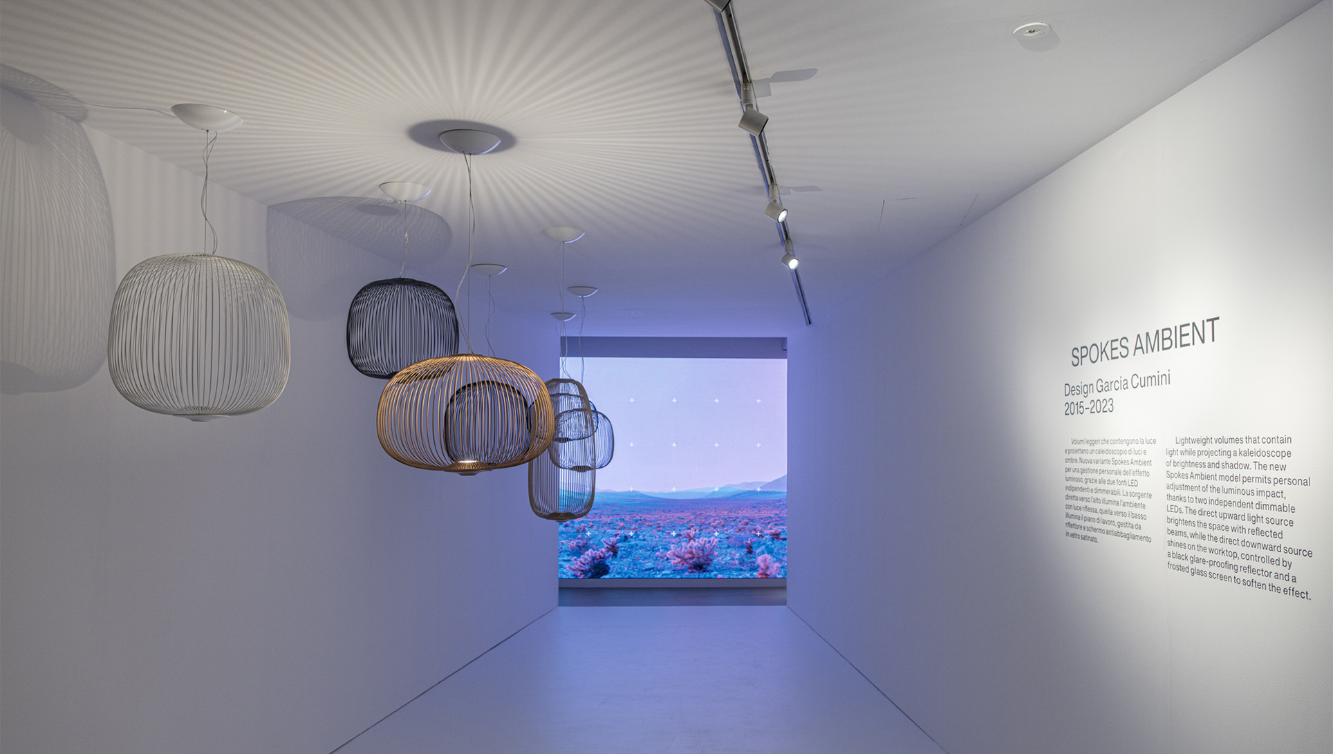 Die doppelte Beleuchtung von Spokes Ambient in einer Videoinstallation